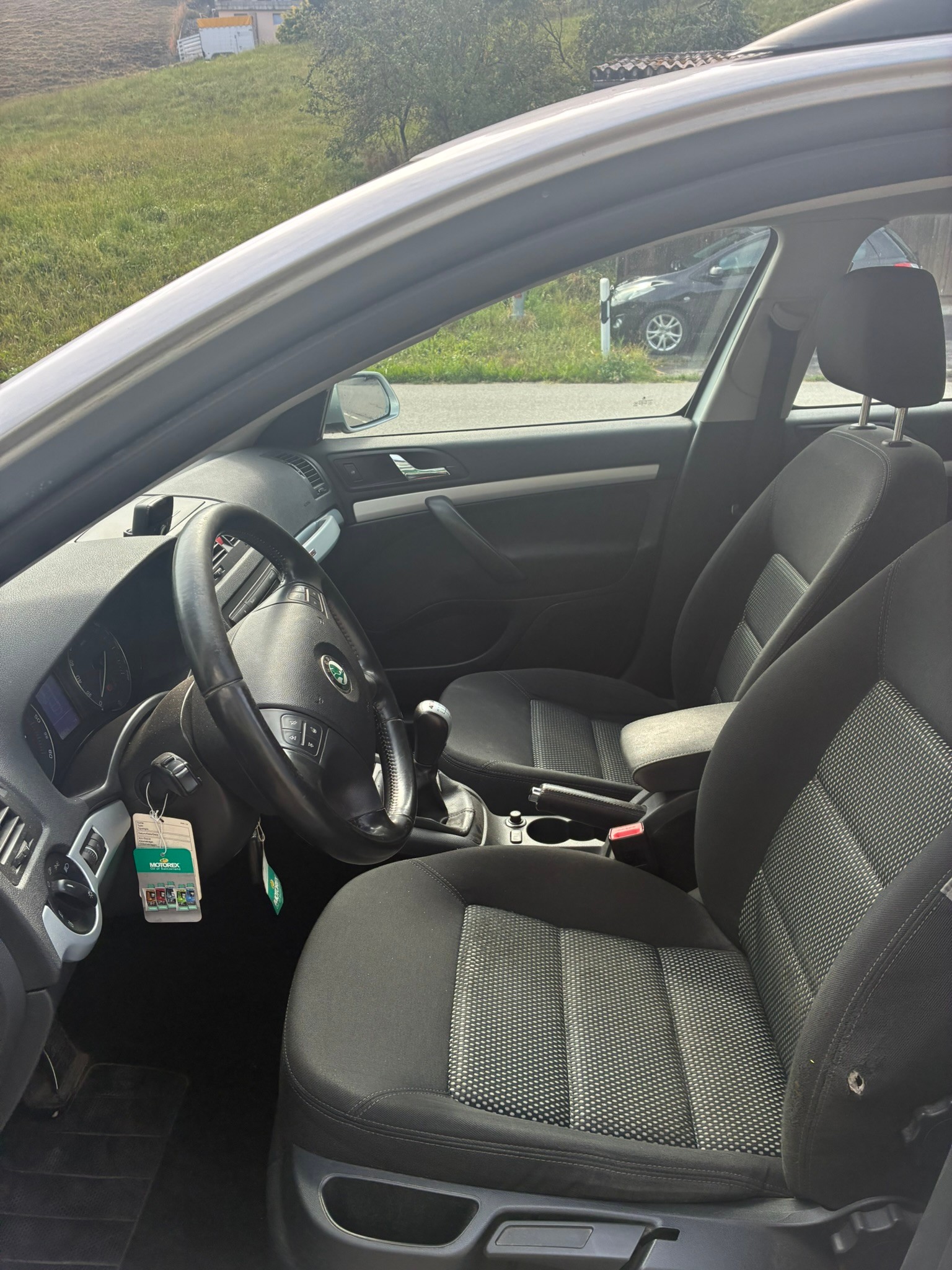 SKODA Octavia Scout 2.0 TDI 4x4-image-9