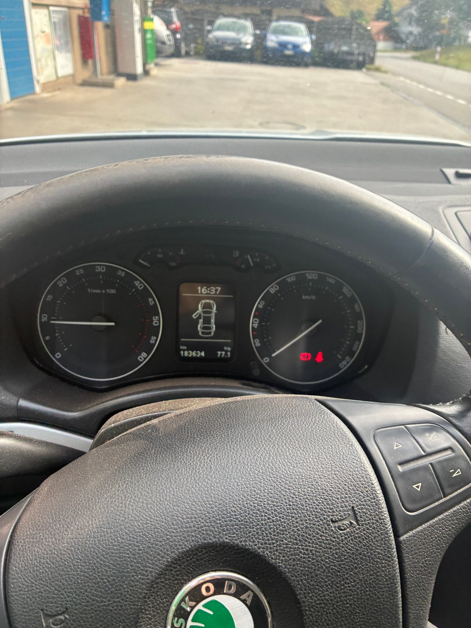 SKODA Octavia Scout 2.0 TDI 4x4-image-7