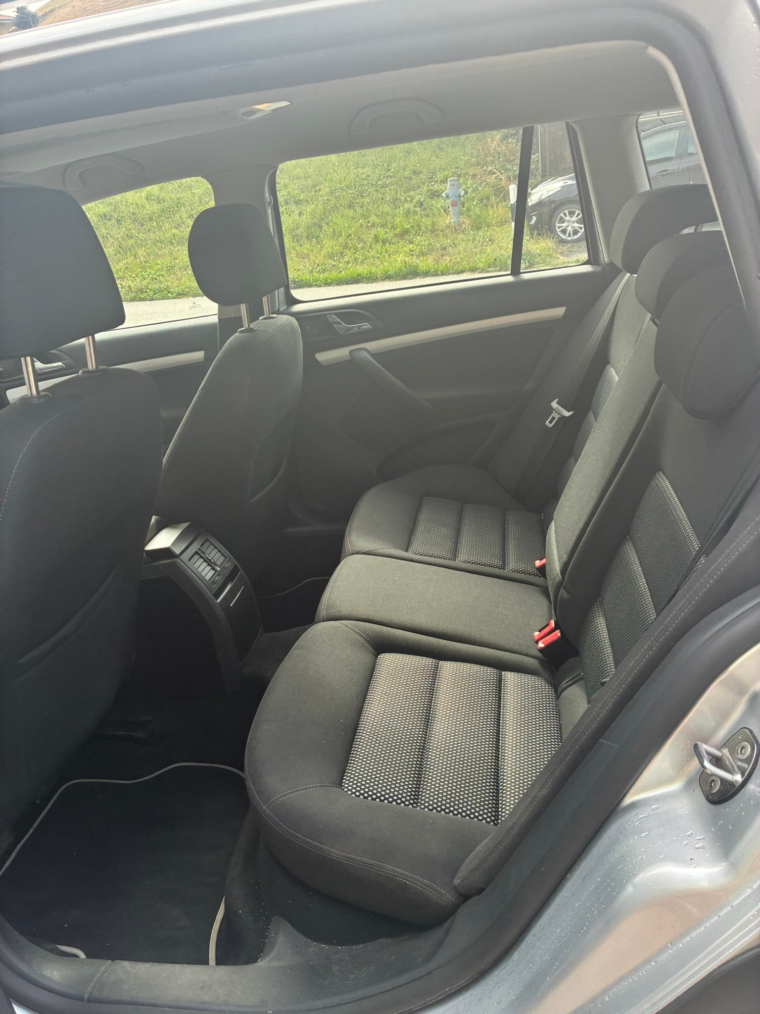 SKODA Octavia Scout 2.0 TDI 4x4-image-10