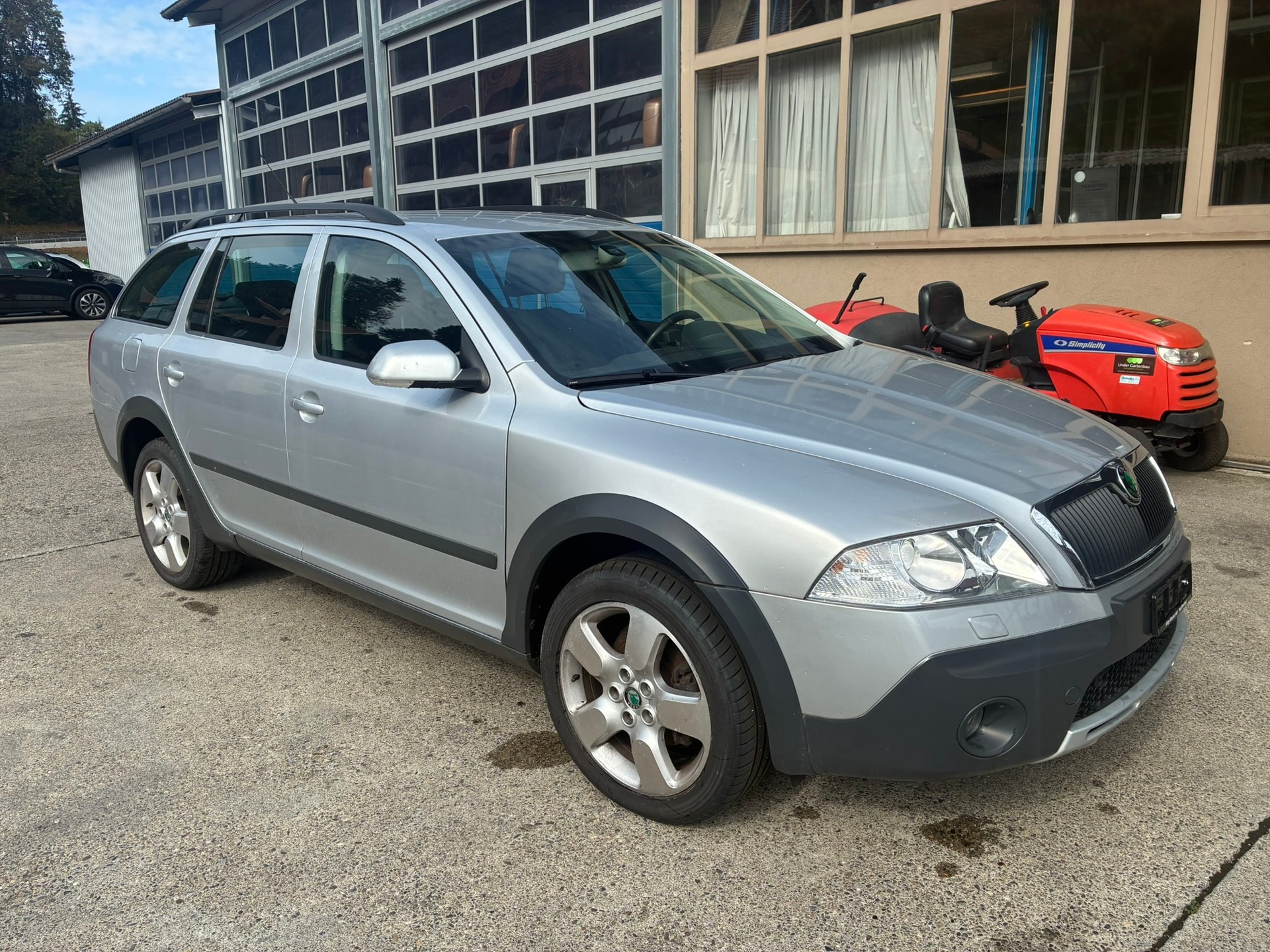 SKODA Octavia Scout 2.0 TDI 4x4-image-5