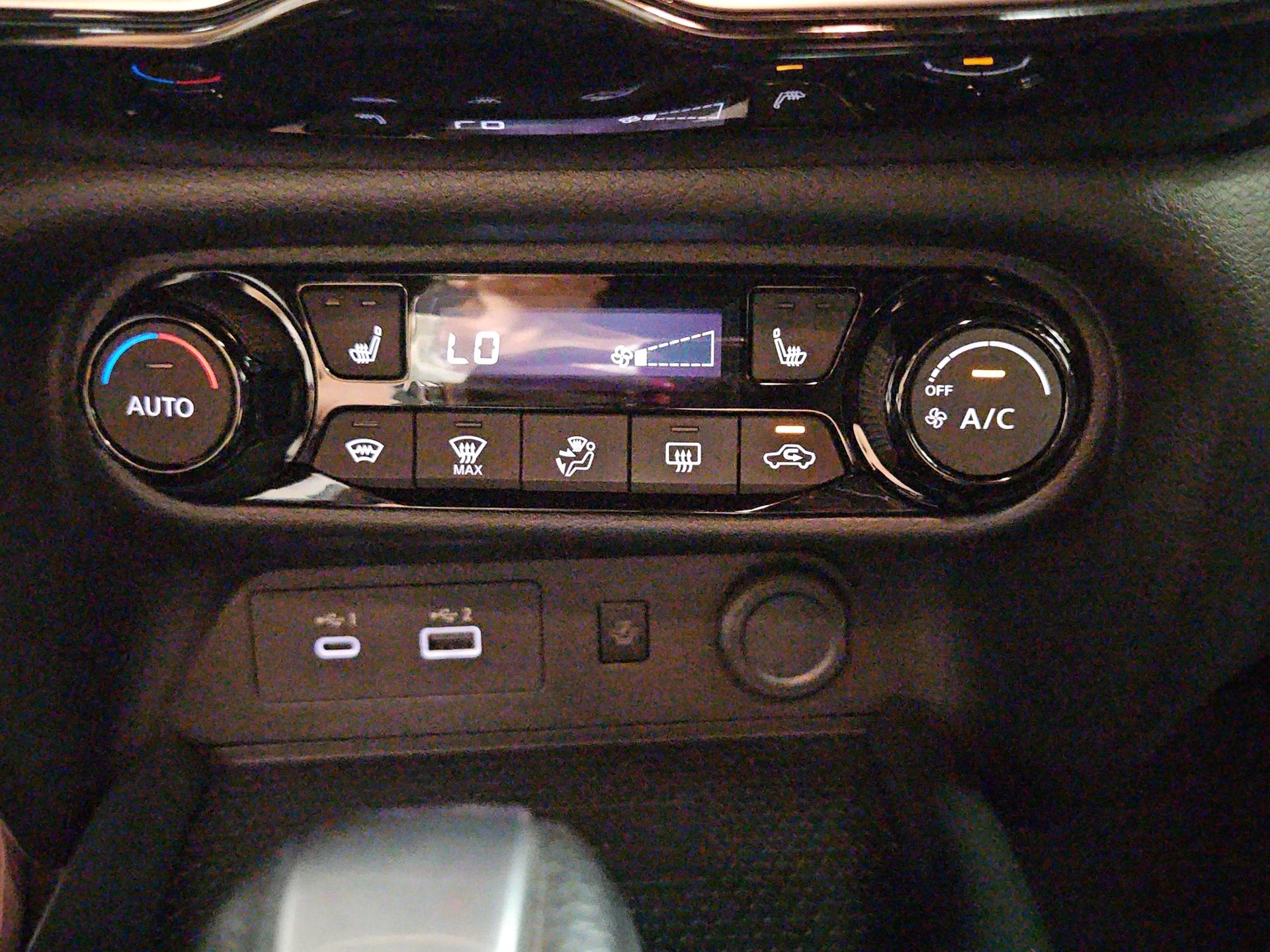 NISSAN Juke 1.6 FHEV Tekna-image-19