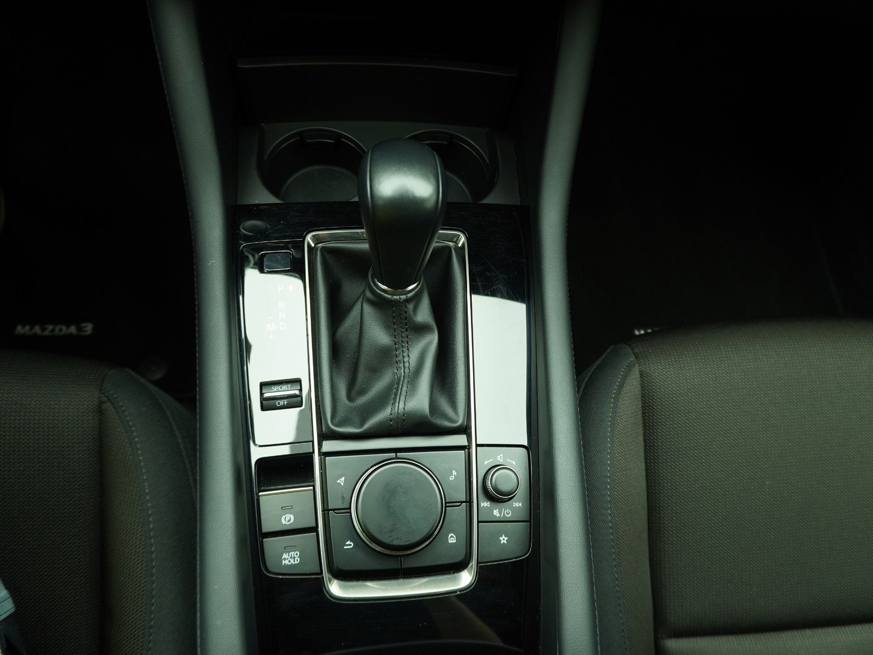 MAZDA 3 Hatchback 2.0 Ambition-image-13