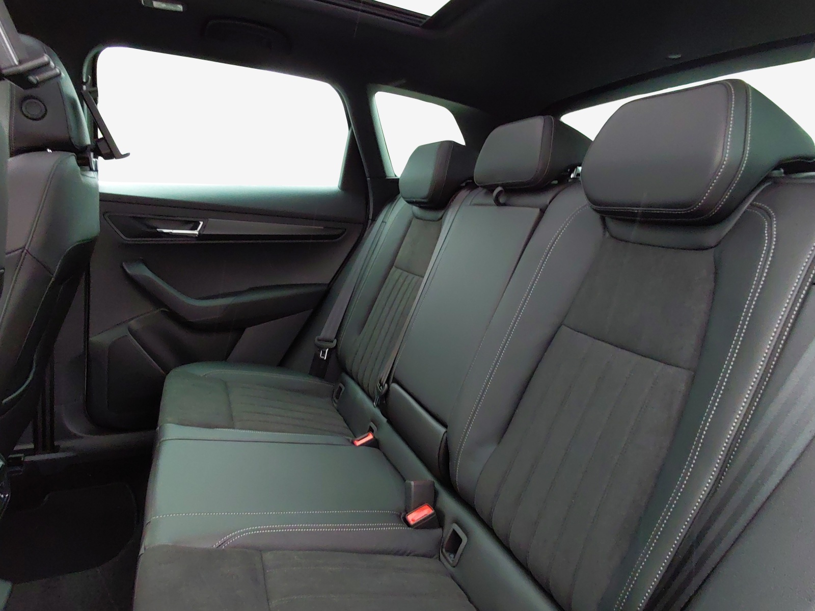 SKODA Karoq 2.0 TSI SportLine 4x4 DSG-image-11
