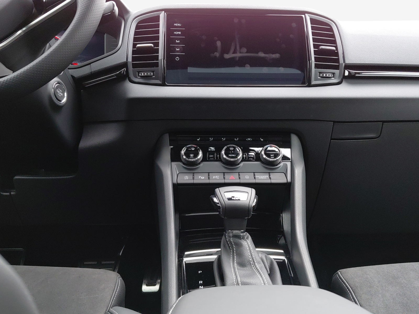 SKODA Karoq 2.0 TSI SportLine 4x4 DSG-image-10