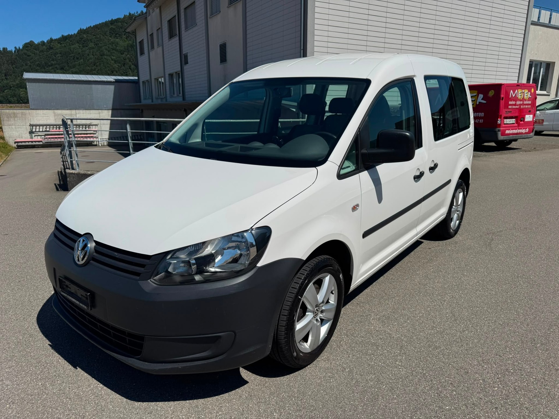 VW Caddy 1.6 TDI-image-0