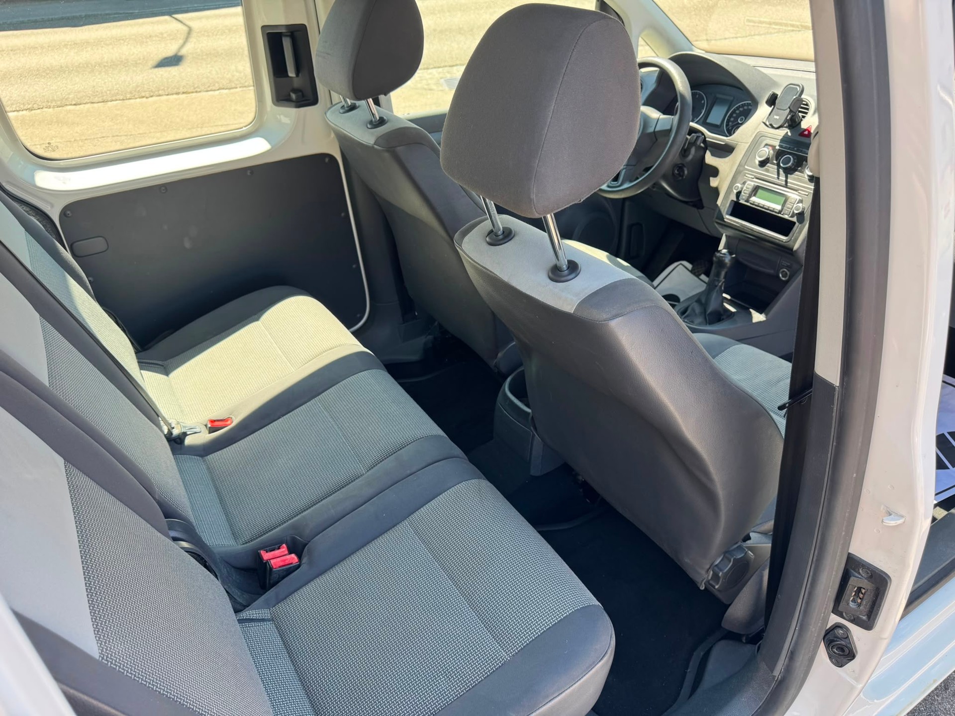 VW Caddy 1.6 TDI-image-10
