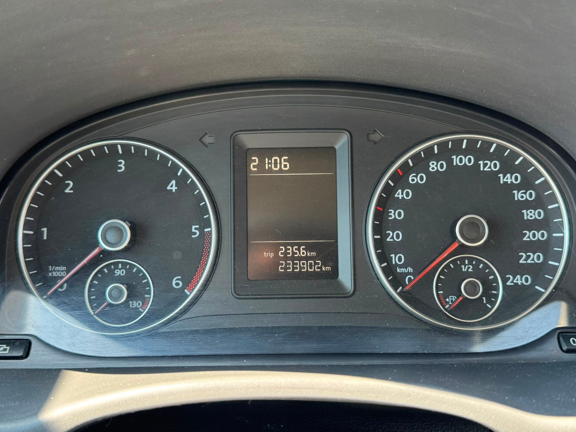 VW Caddy 1.6 TDI-image-15