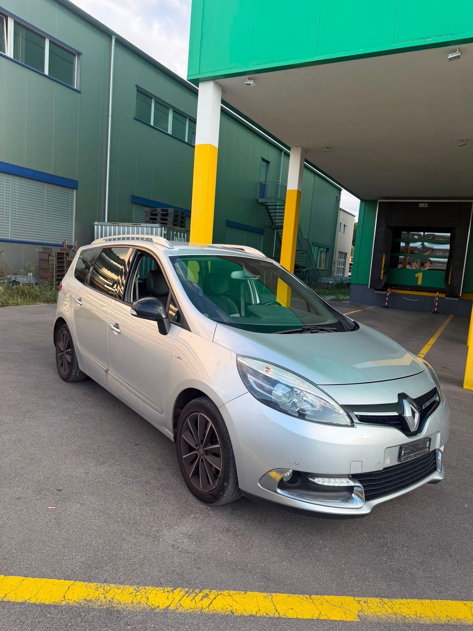 RENAULT Grand Scénic 1.6 dCi Bose-image-0