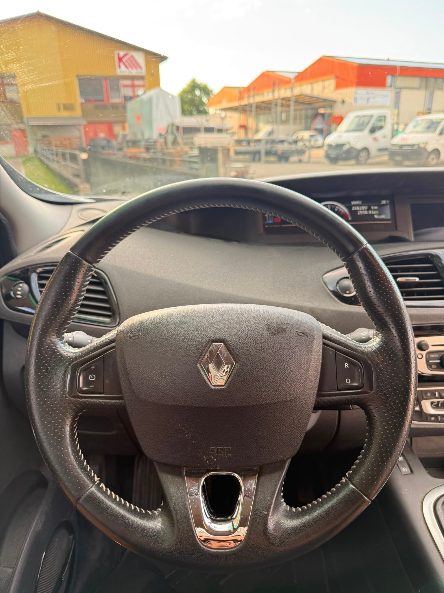 RENAULT Grand Scénic 1.6 dCi Bose-image-11