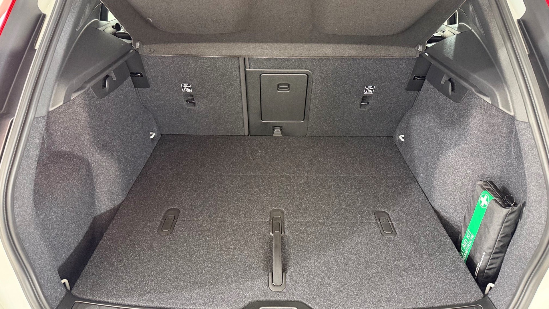 VOLVO EX40 Twin Black Edition AWD-image-13