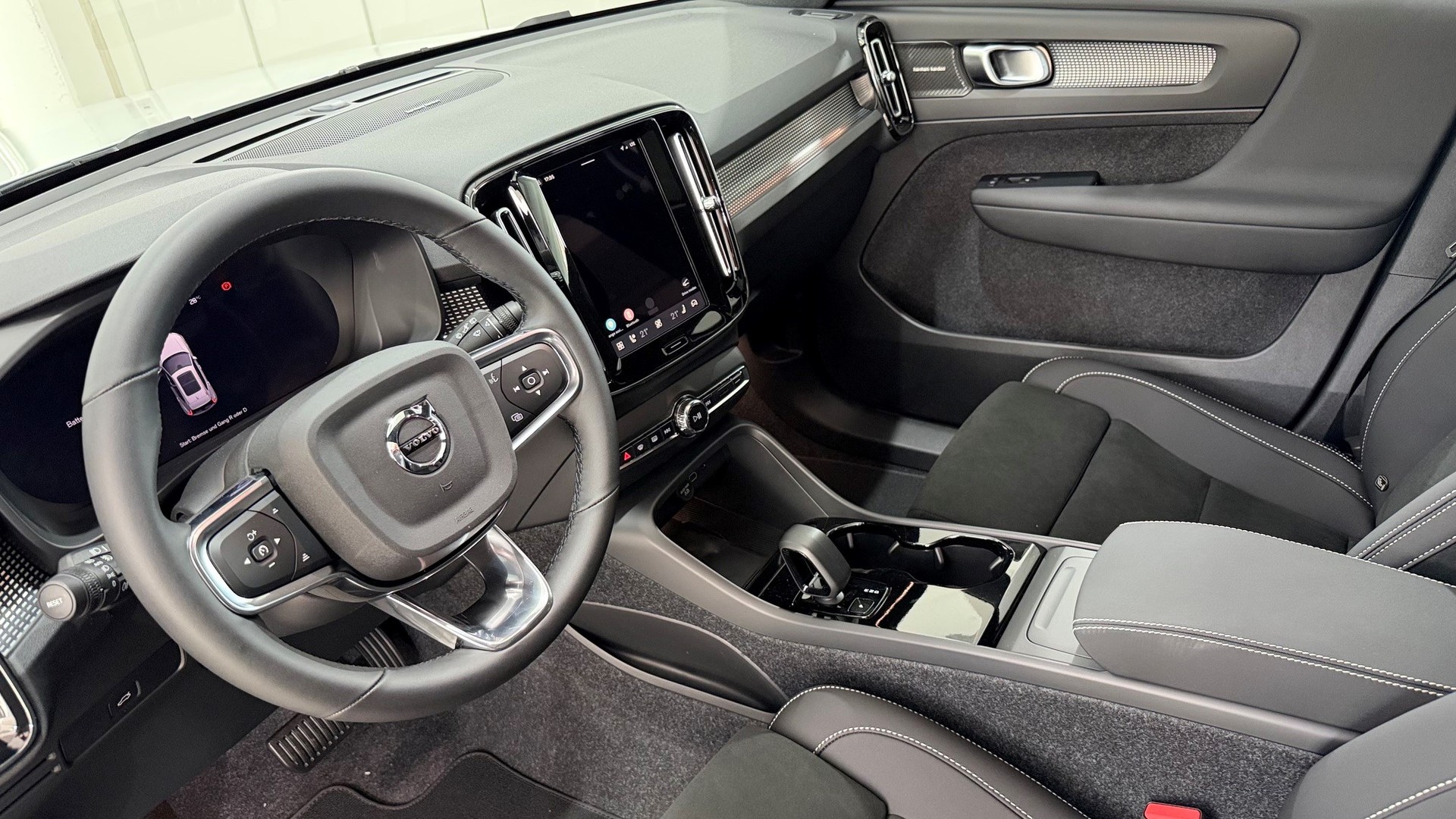 VOLVO EX40 Twin Black Edition AWD-image-14