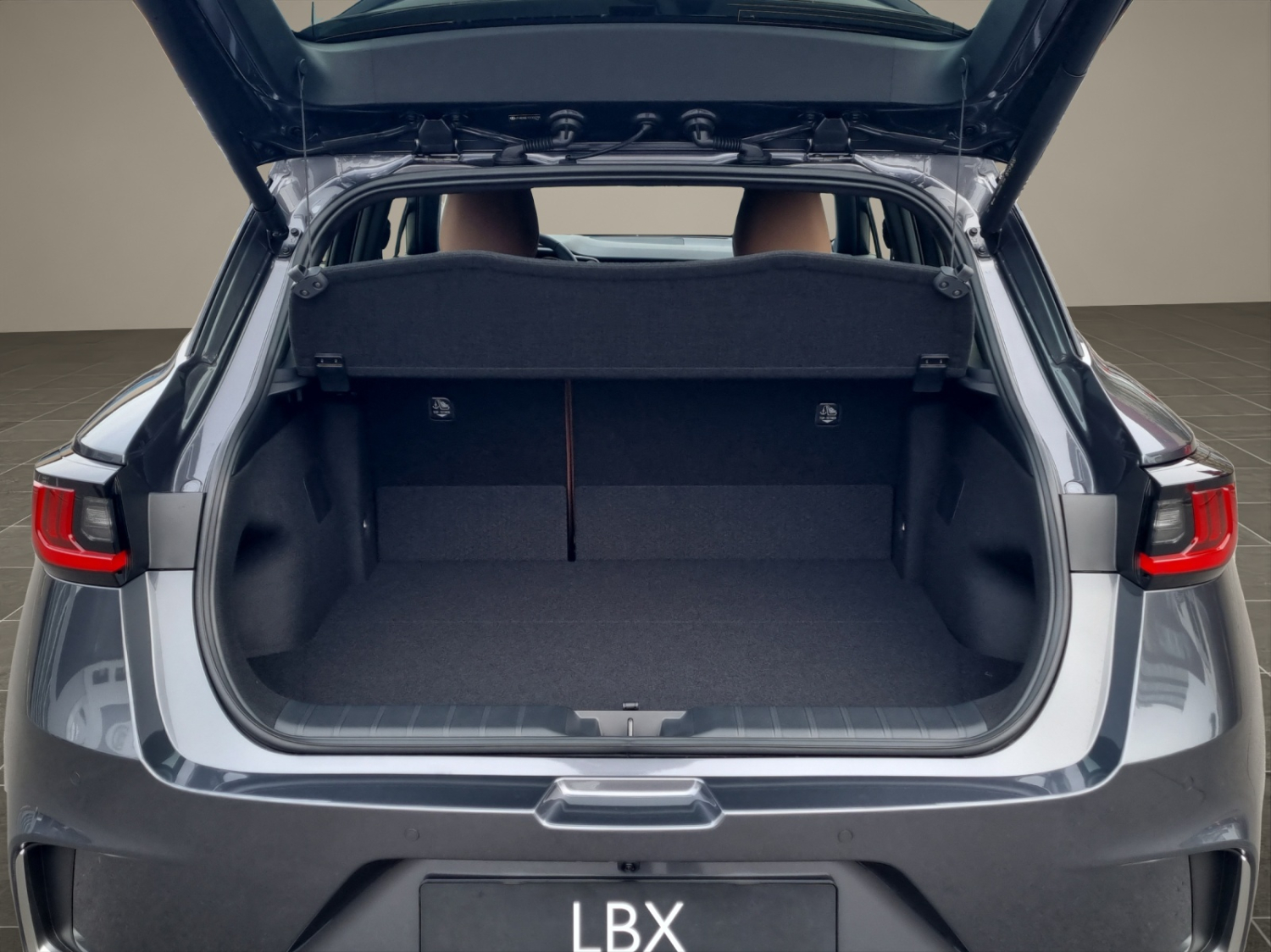 LEXUS LBX 1.5 Hybrid Relax AWD-image-12