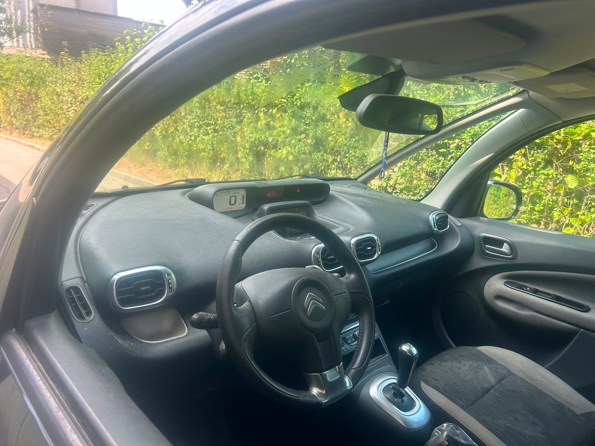 CITROEN C3 Picasso 1.6 HDi Exclusive EGS6-image-7