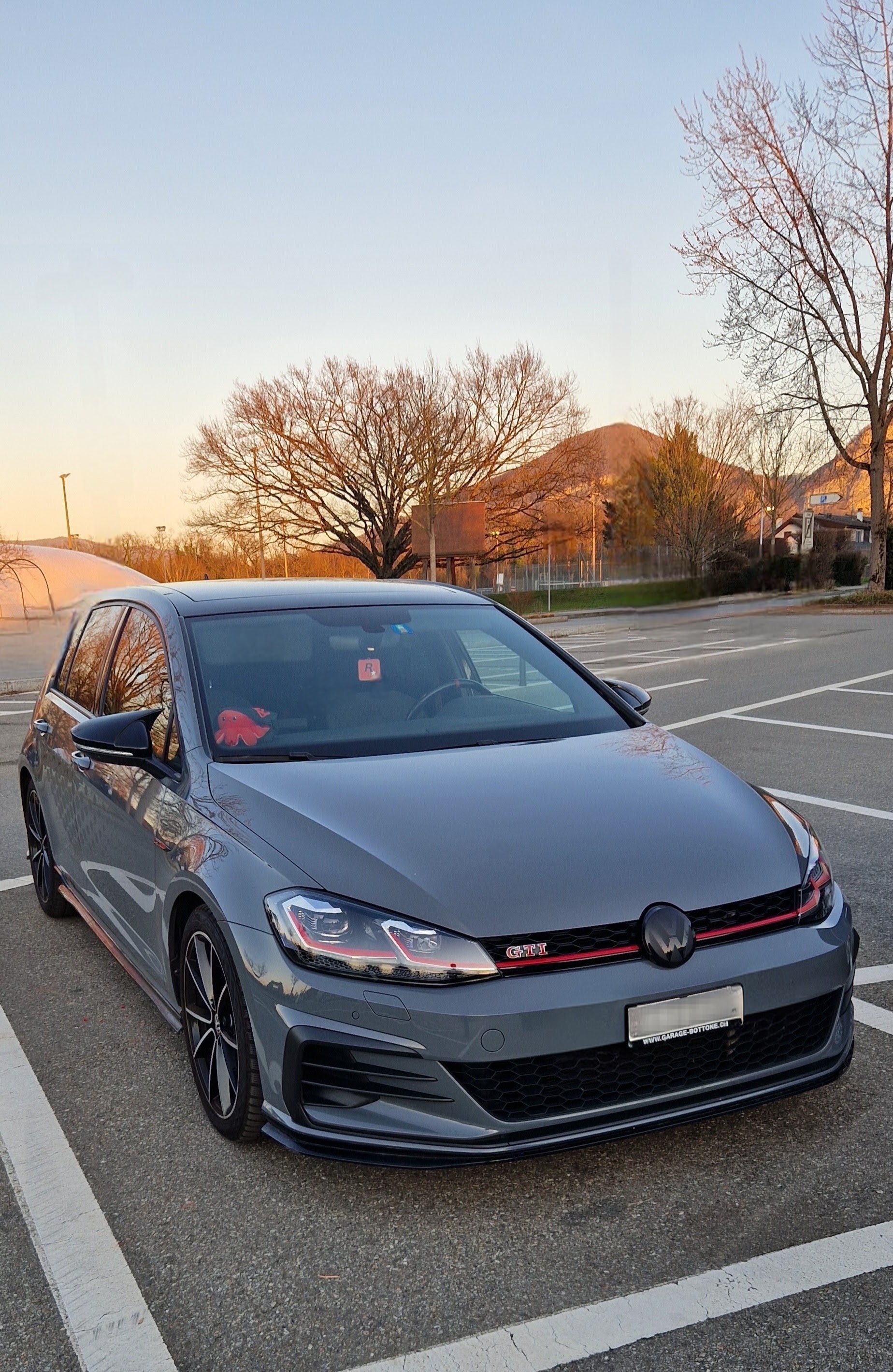 VW TCR-image-0