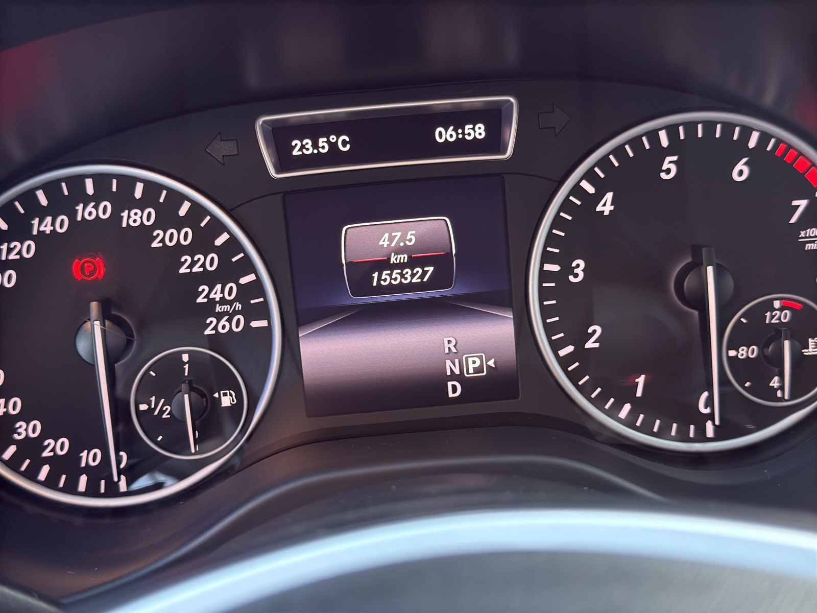 MERCEDES-BENZ A 180 Style 7G-DCT-image-10