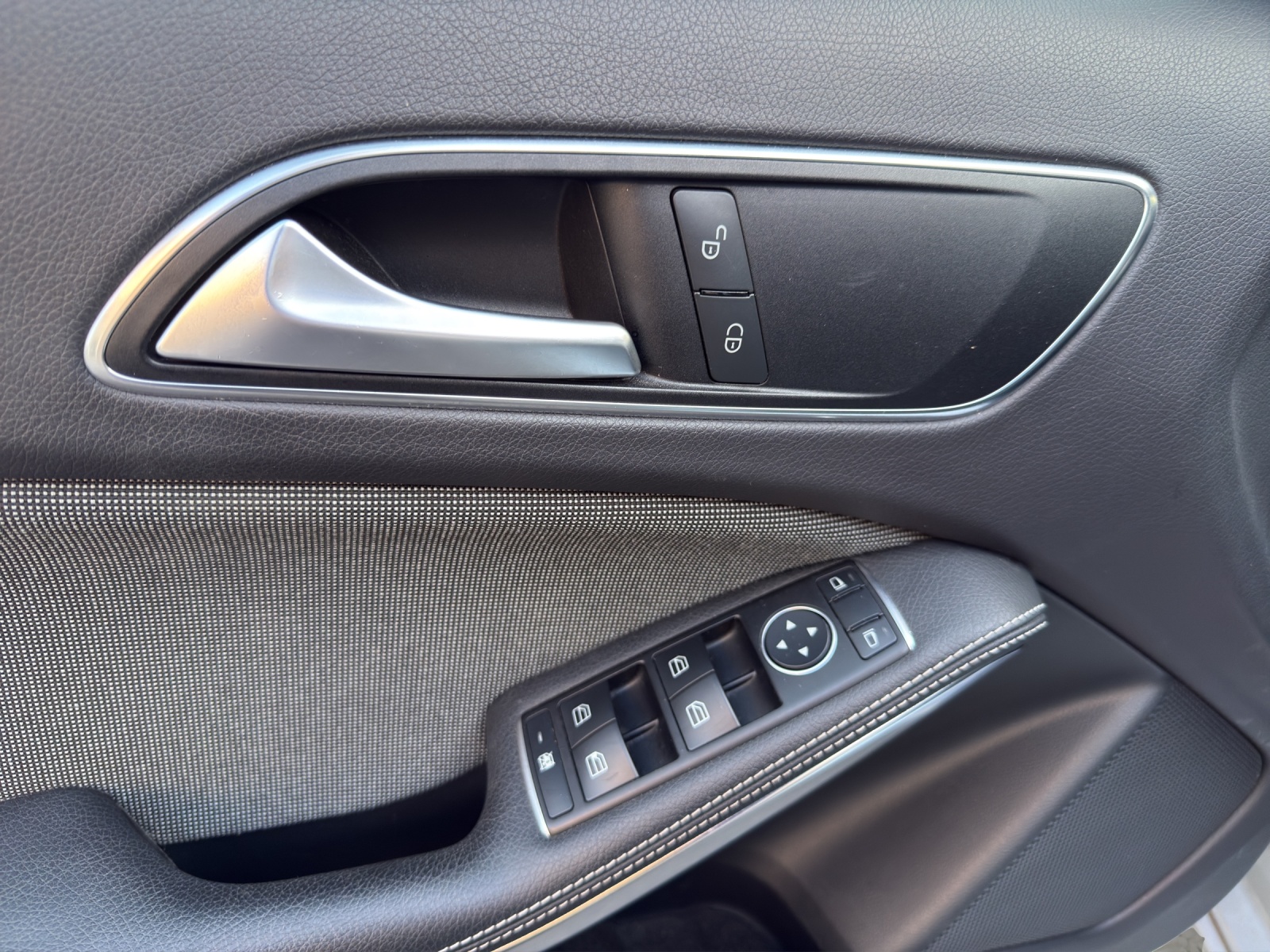 MERCEDES-BENZ A 180 Style 7G-DCT-image-20