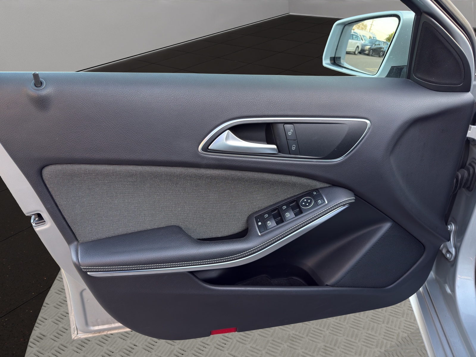 MERCEDES-BENZ A 180 Style 7G-DCT-image-11