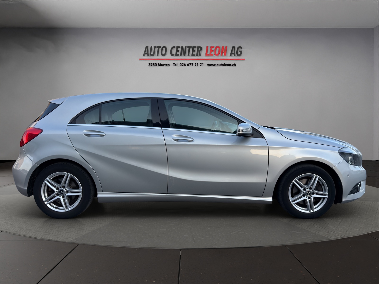 MERCEDES-BENZ A 180 Style 7G-DCT-image-6