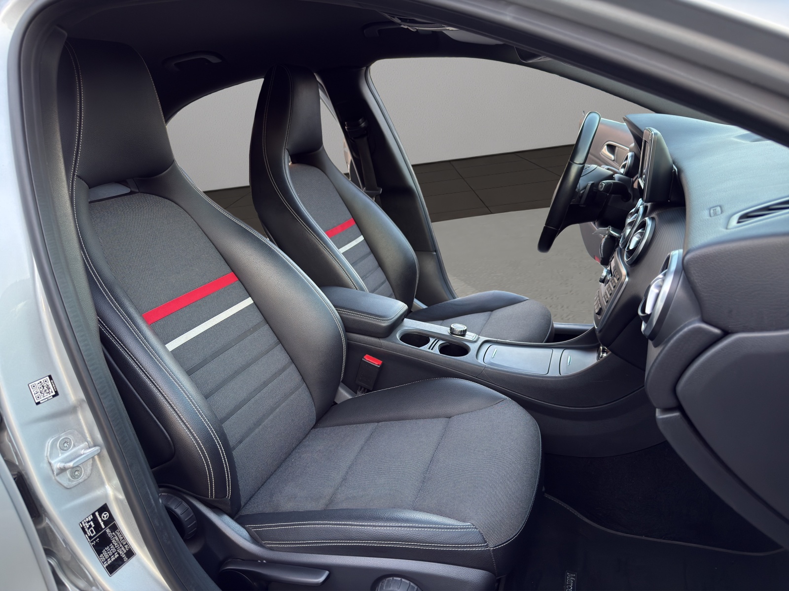 MERCEDES-BENZ A 180 Style 7G-DCT-image-16