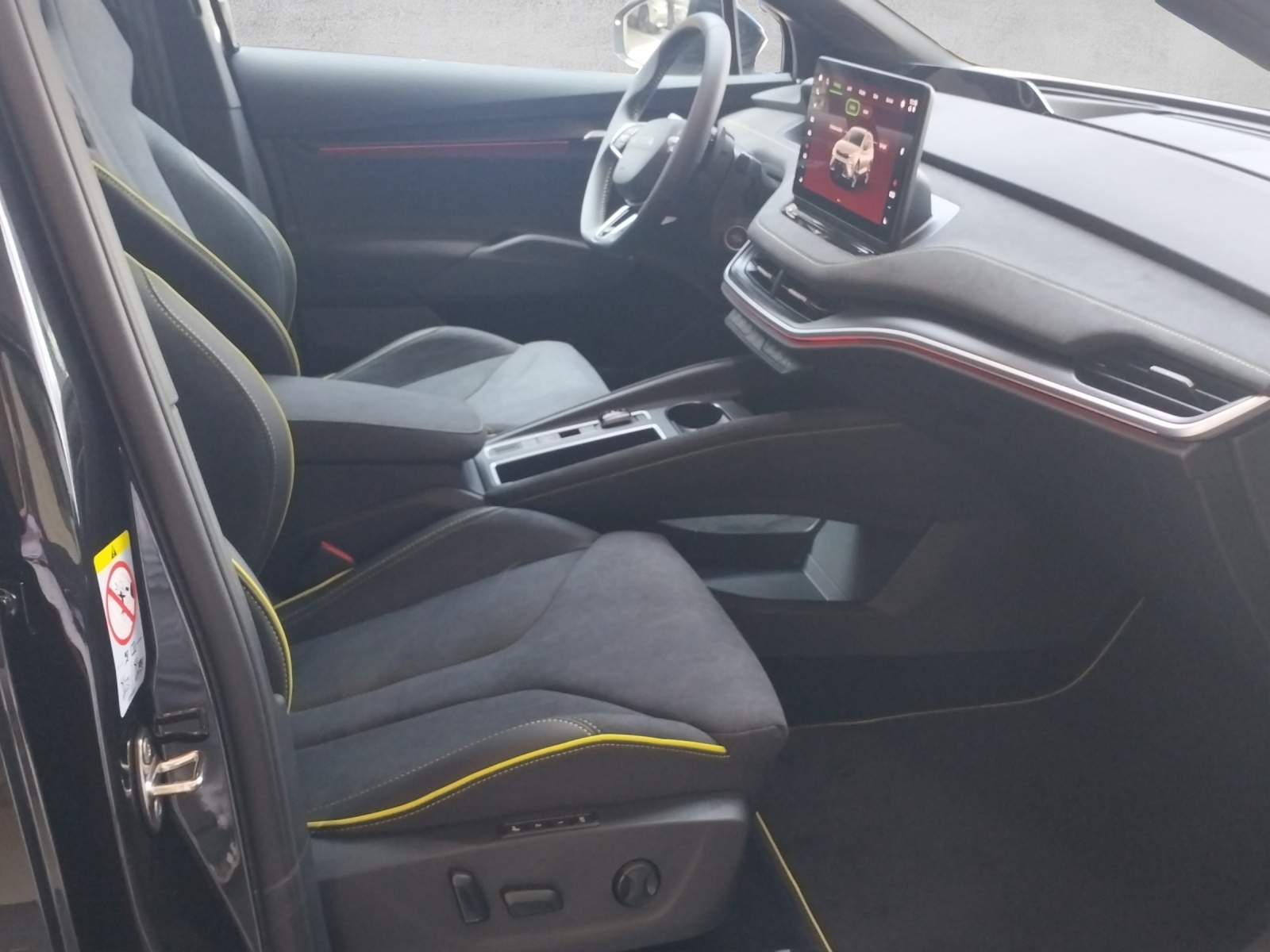 SKODA Elroq RS 4x4-image-9
