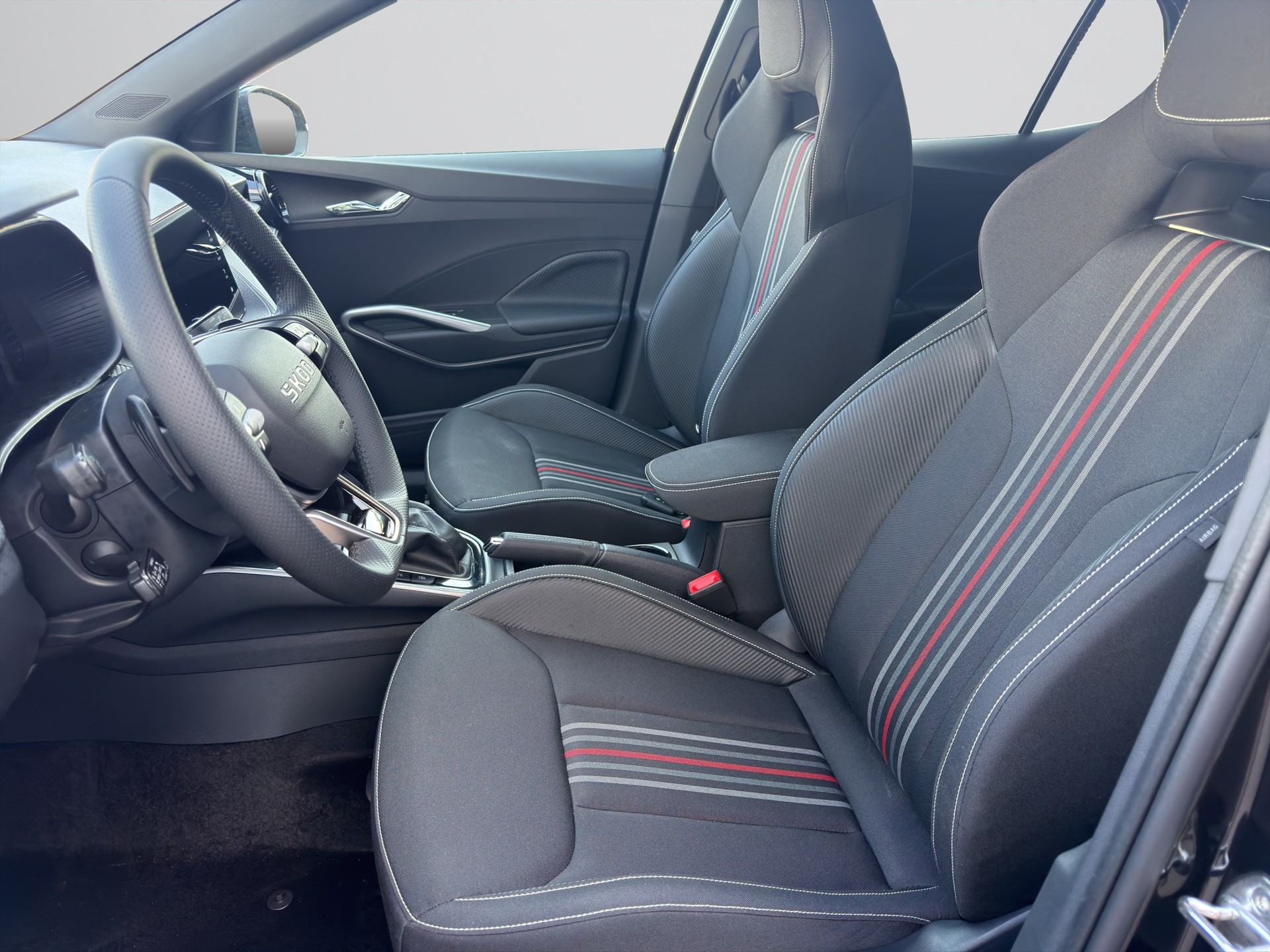 SKODA Fabia 1.5 TSI 130 DSG-image-14