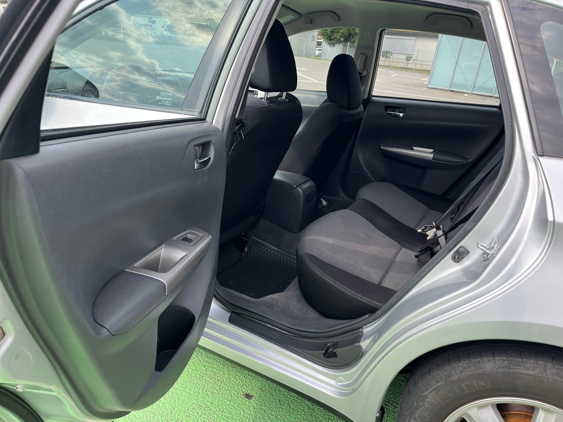 SUBARU Ab frisch MFK 5/8/2026 und frisch Servic 2,0i R-image-11