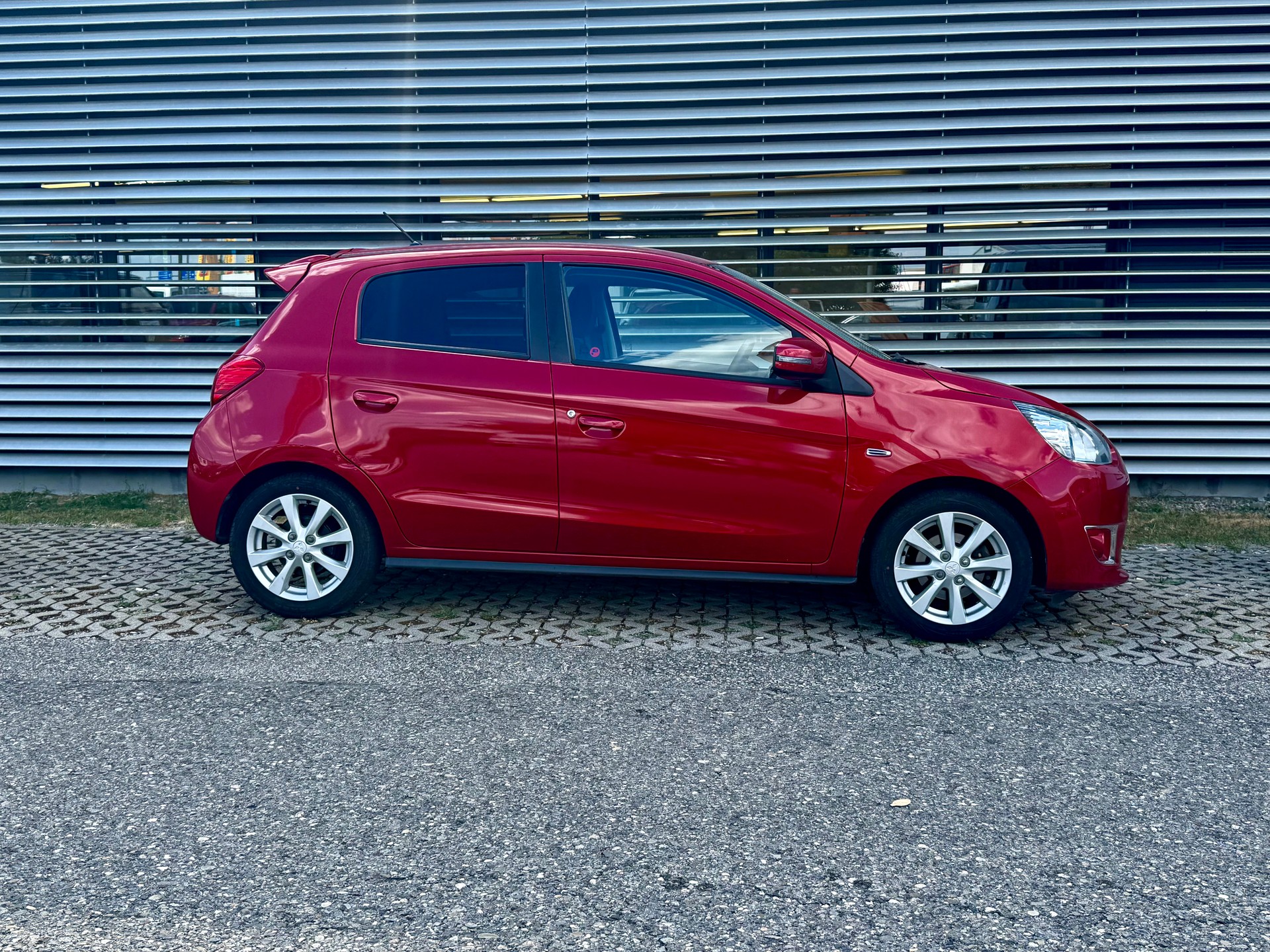 MITSUBISHI Space Star 1.2 Celebration 300K-image-1