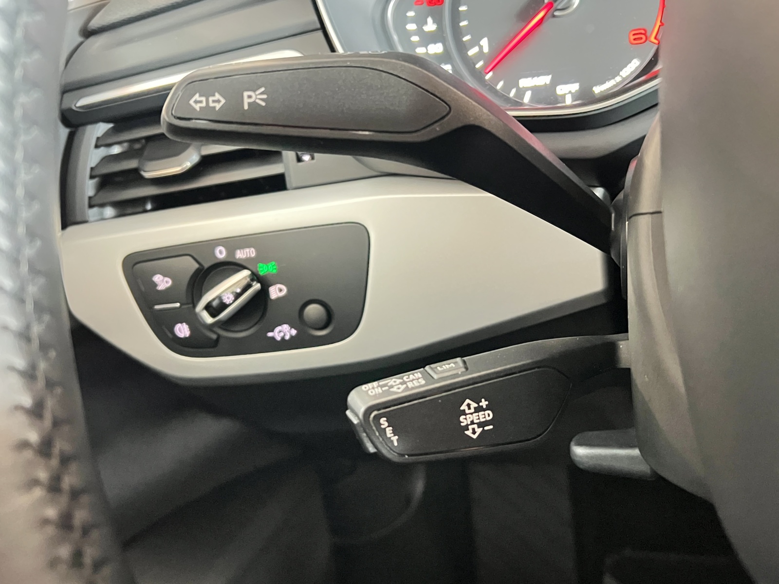 AUDI A4 allroad 3.0 TDI quattro tiptronic-image-17