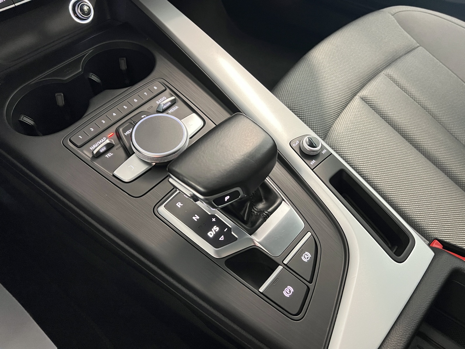AUDI A4 allroad 3.0 TDI quattro tiptronic-image-15