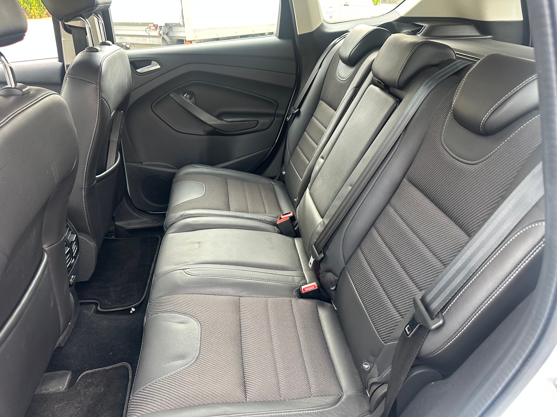 FORD Kuga 2.0 TDCi Titanium 4WD PowerShift-image-6