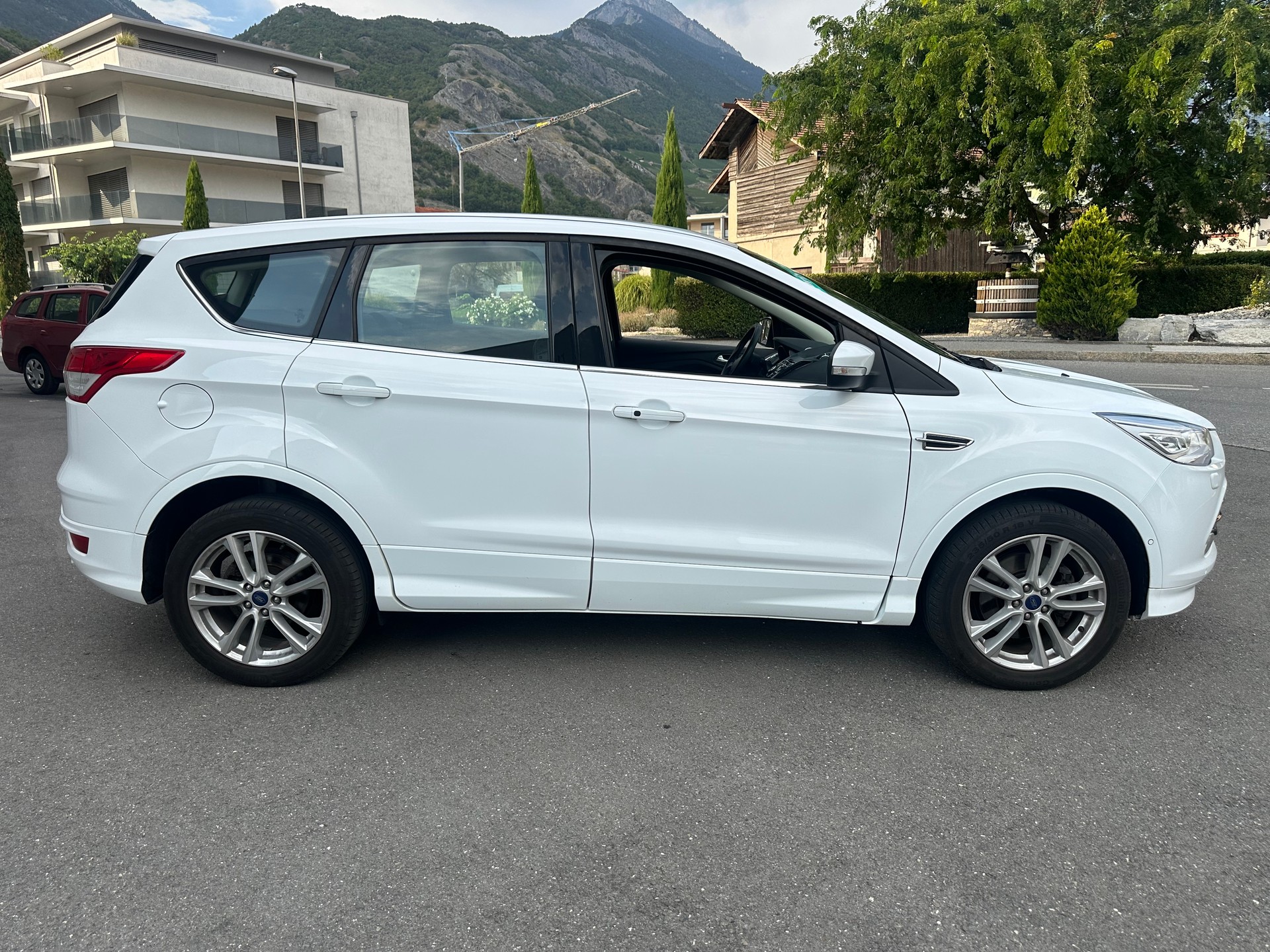 FORD Kuga 2.0 TDCi Titanium 4WD PowerShift-image-4