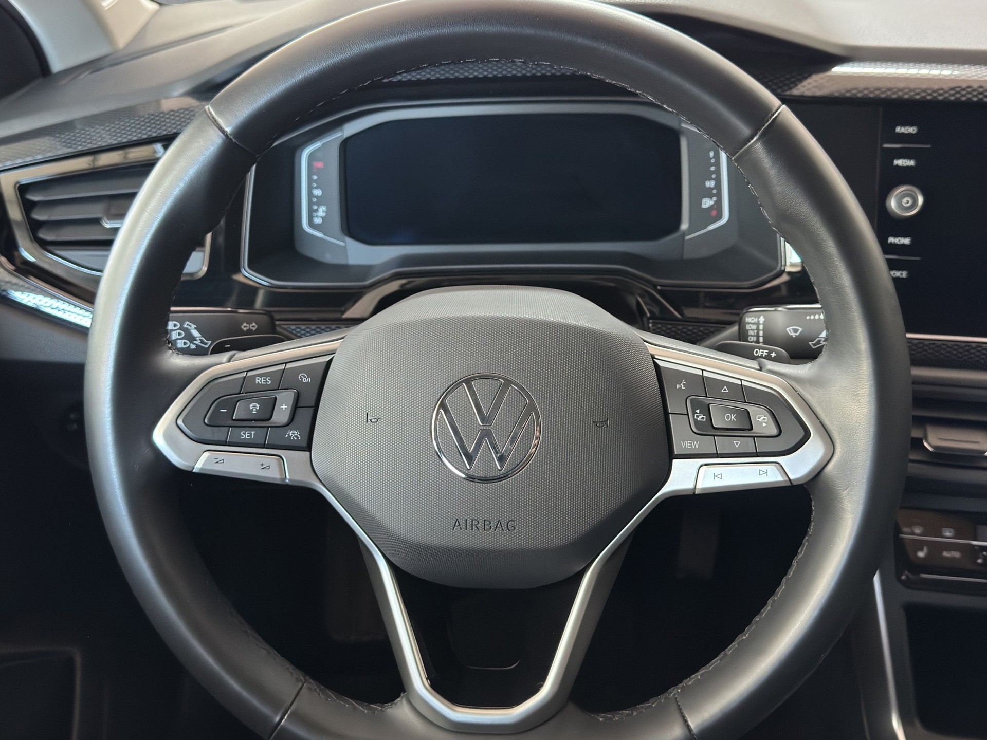 VW Taigo 1.0 TSI Life Business DSG "Navi-RF.-Kamera-Keyless"-image-11