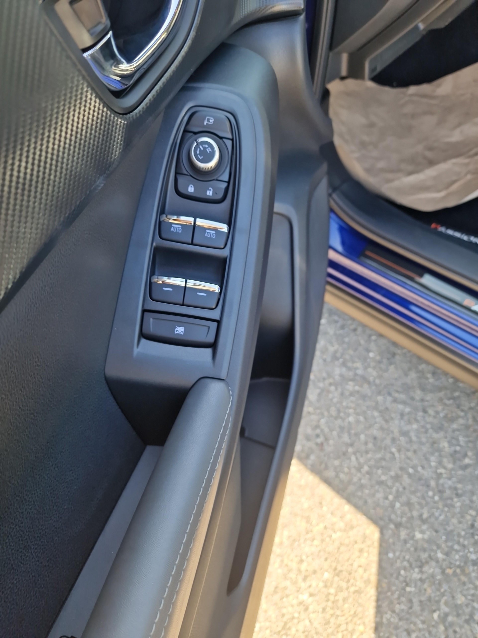 SUBARU Crosstrek 2.0i e-Boxer Passion-image-13