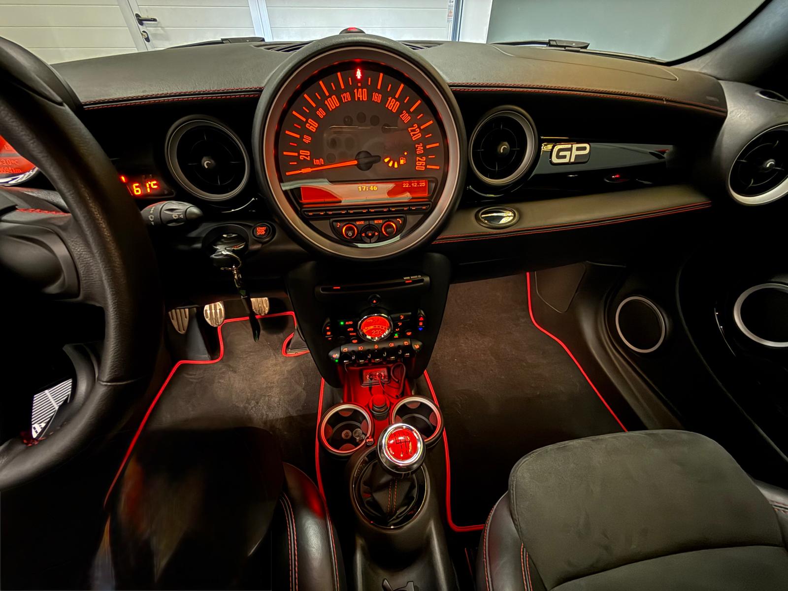 MINI Cooper John Cooper Works GP-image-16