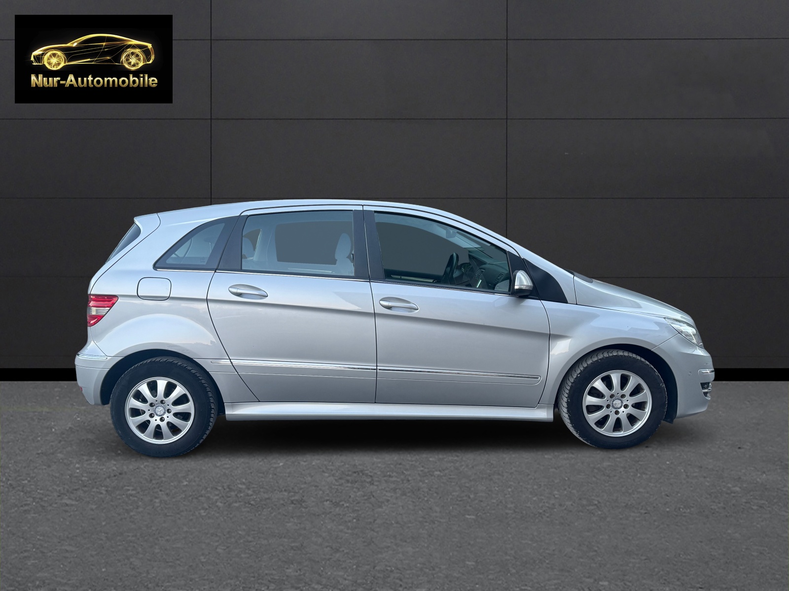 MERCEDES-BENZ B 180-image-5