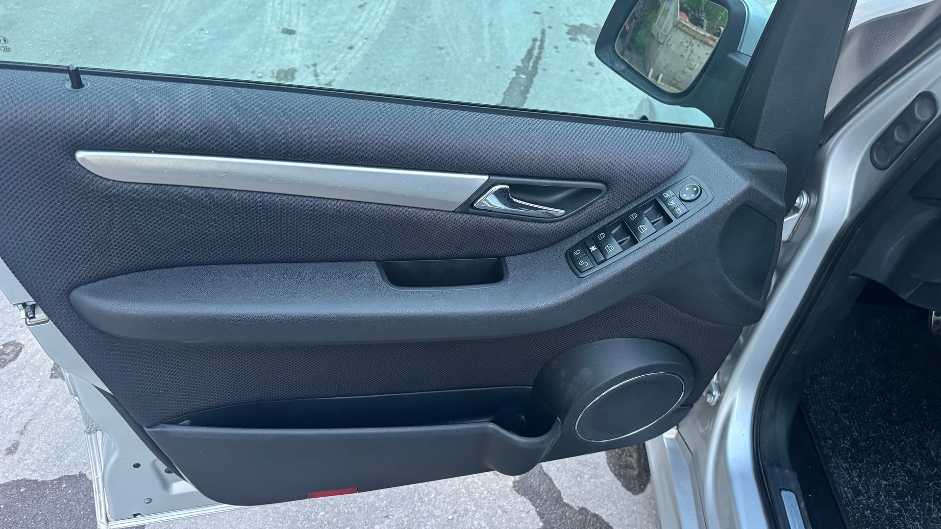 MERCEDES-BENZ B 180-image-13