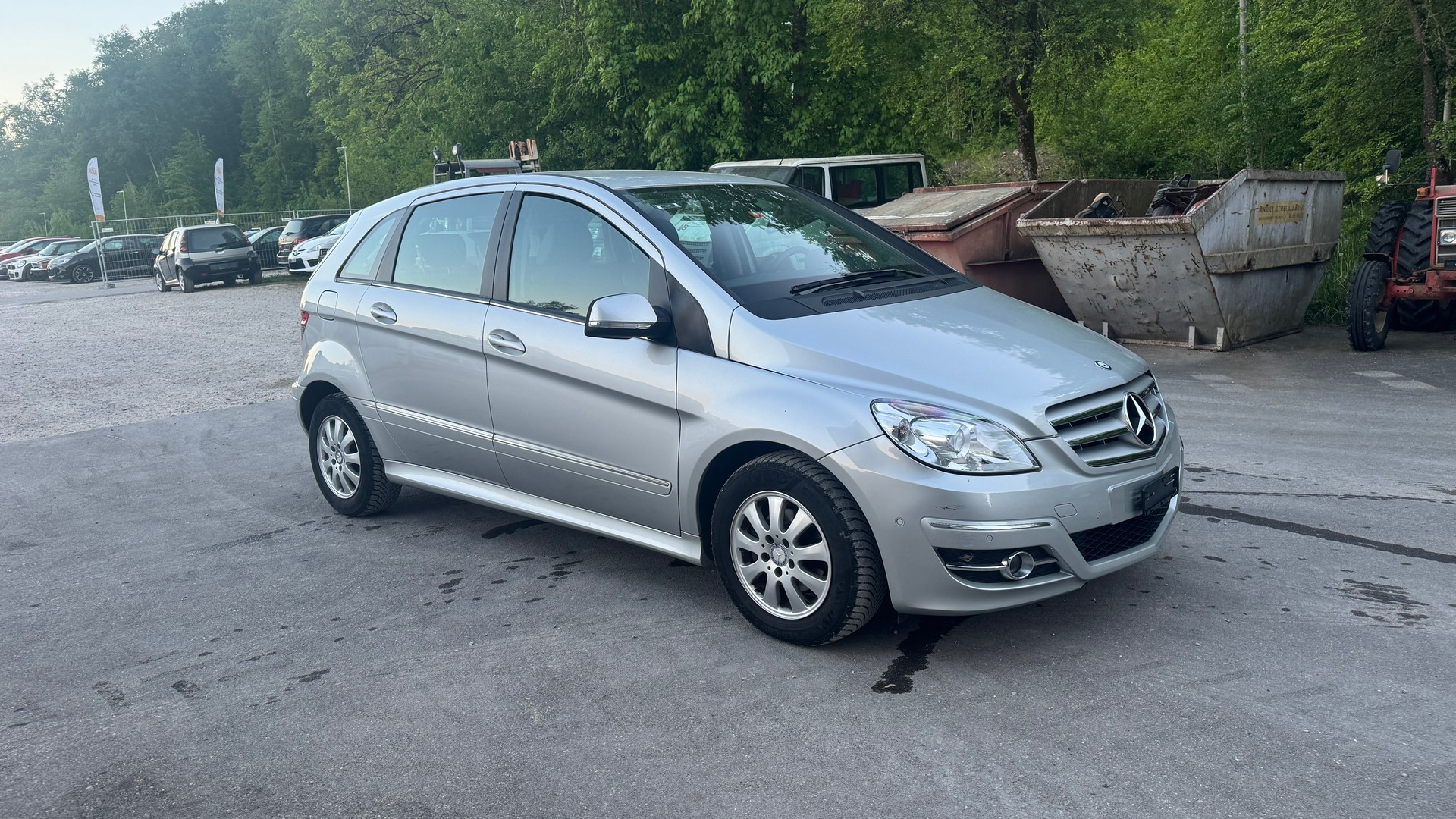 MERCEDES-BENZ B 180-image-6
