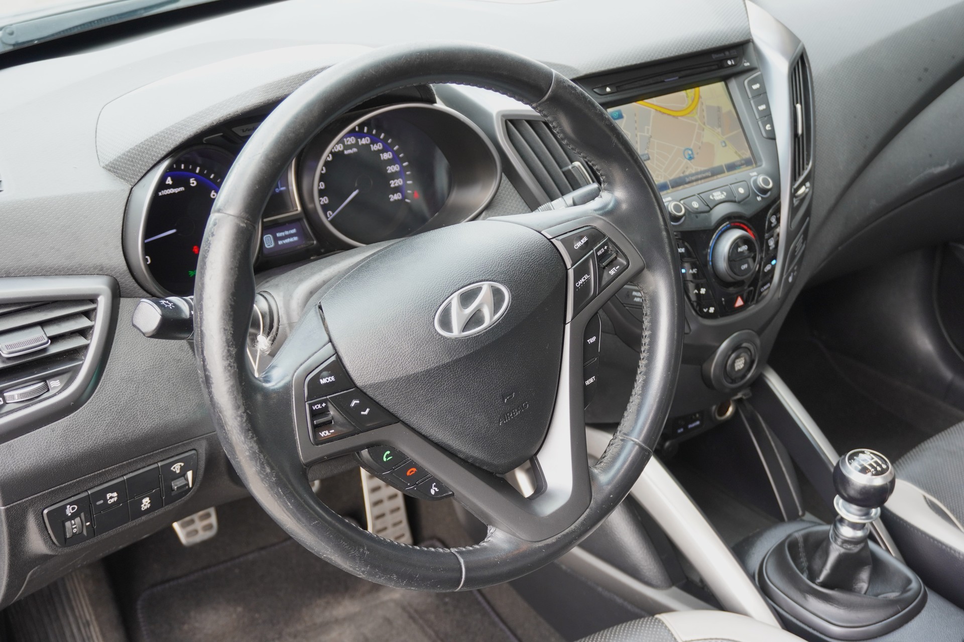 HYUNDAI Veloster 1.6 Turbo GDI-image-9
