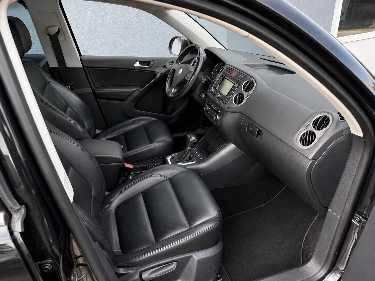 VW Tiguan 2.0 TDI Sport&Style Tiptronic-image-12