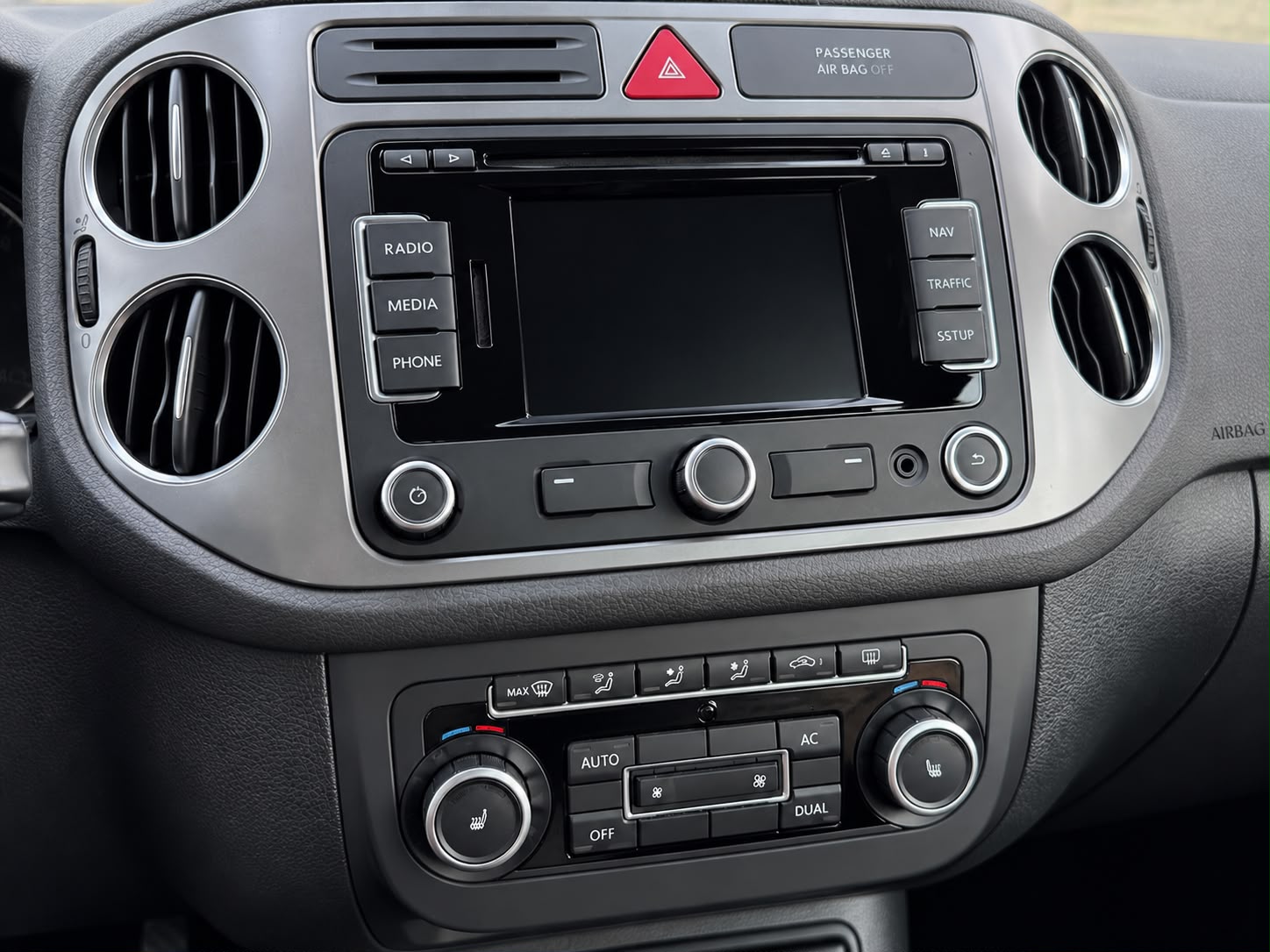 VW Tiguan 2.0 TDI Sport&Style Tiptronic-image-10