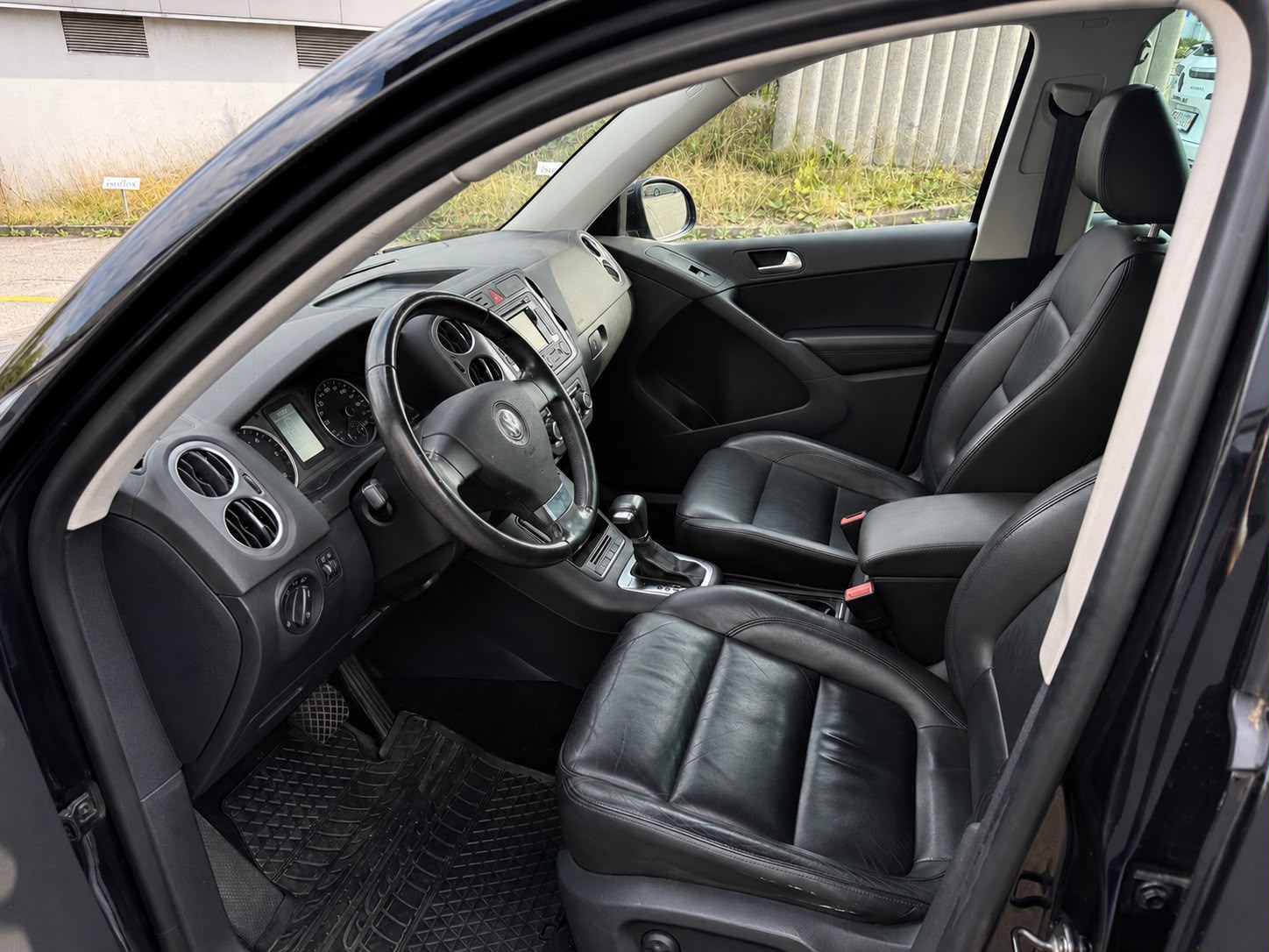 VW Tiguan 2.0 TDI Sport&Style Tiptronic-image-11
