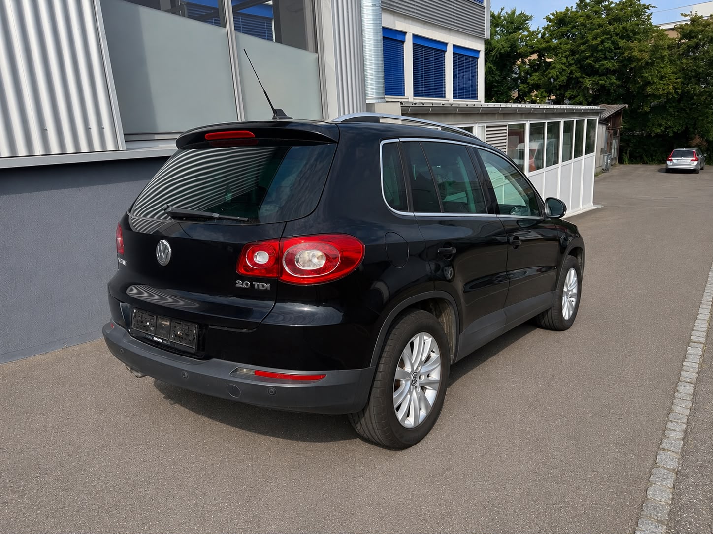 VW Tiguan 2.0 TDI Sport&Style Tiptronic-image-2
