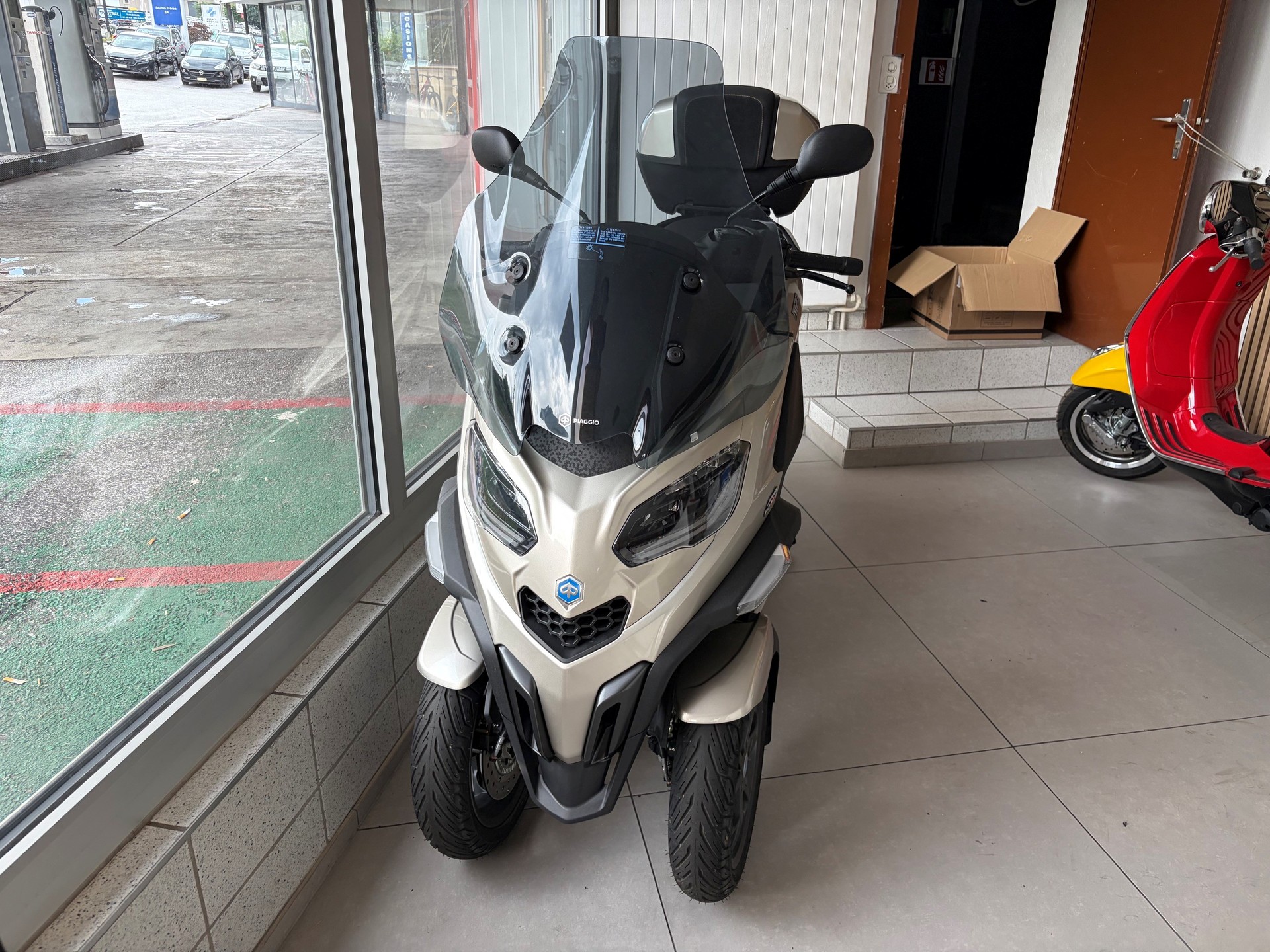 PIAGGIO MP3 400 RST-showroom-element-1