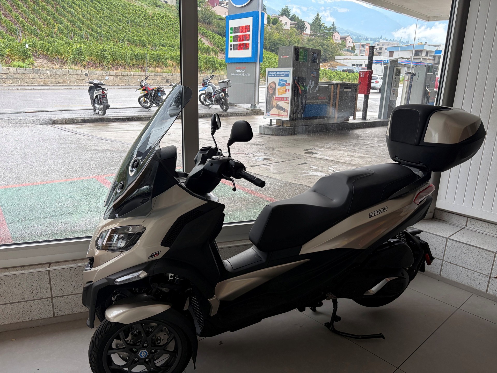 PIAGGIO MP3 400 RST