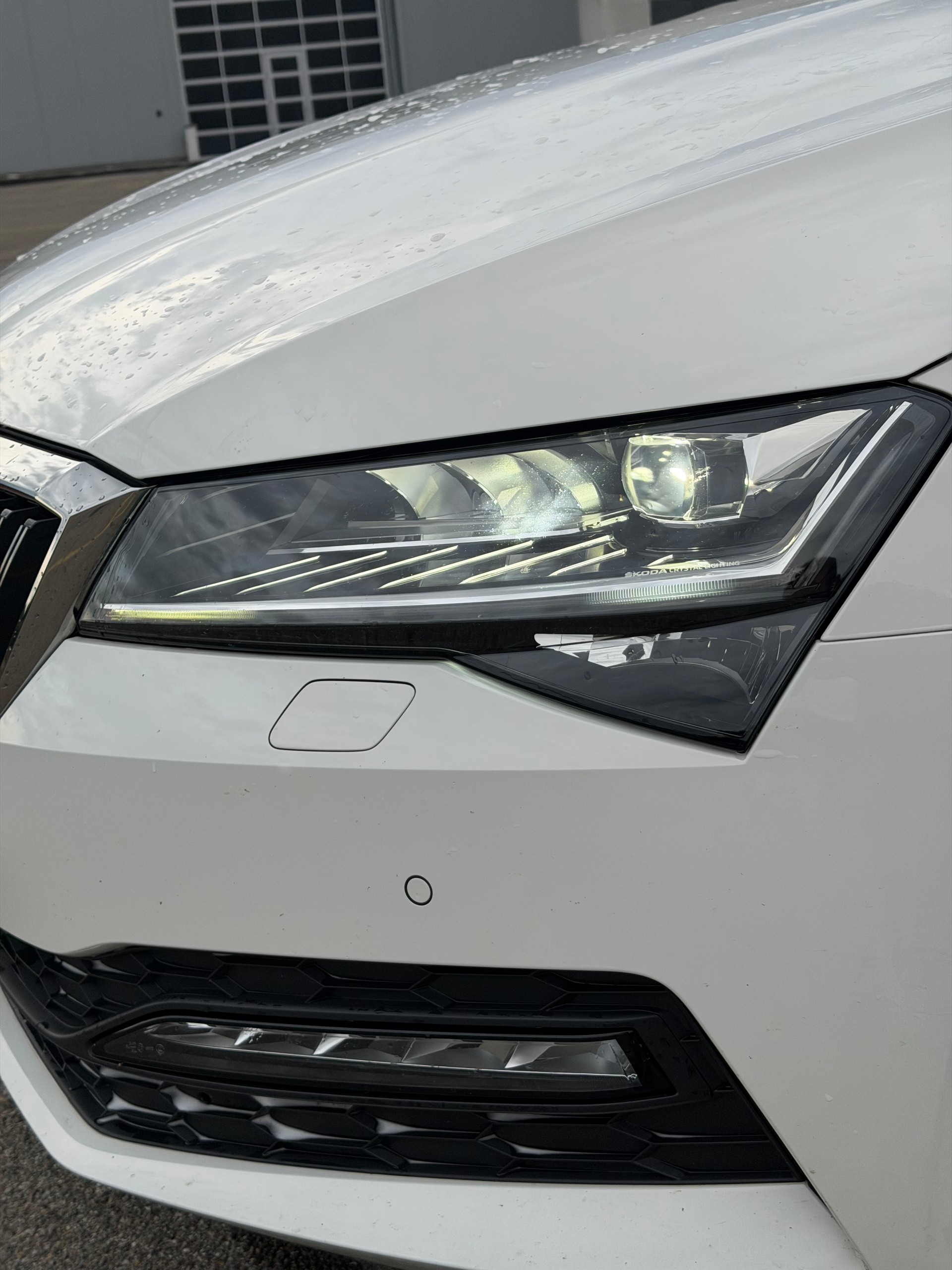 SKODA Superb Combi 2.0 TDi Style 4x4 DSG-image-8