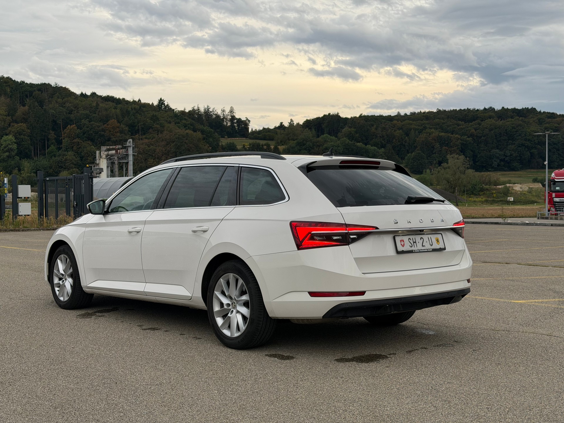 SKODA Superb Combi 2.0 TDi Style 4x4 DSG-image-6