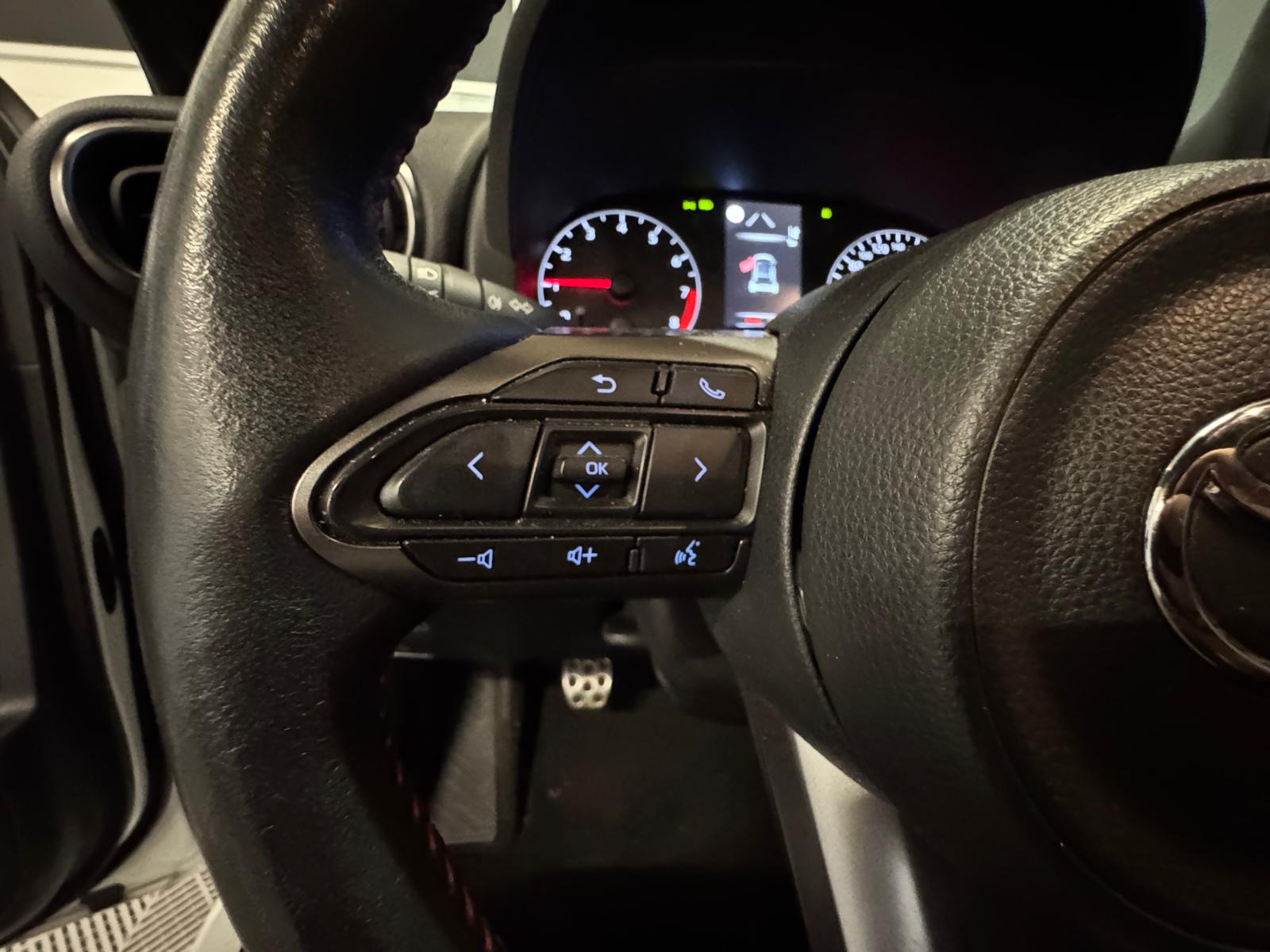 TOYOTA Yaris 1.6 GR Sport-image-16