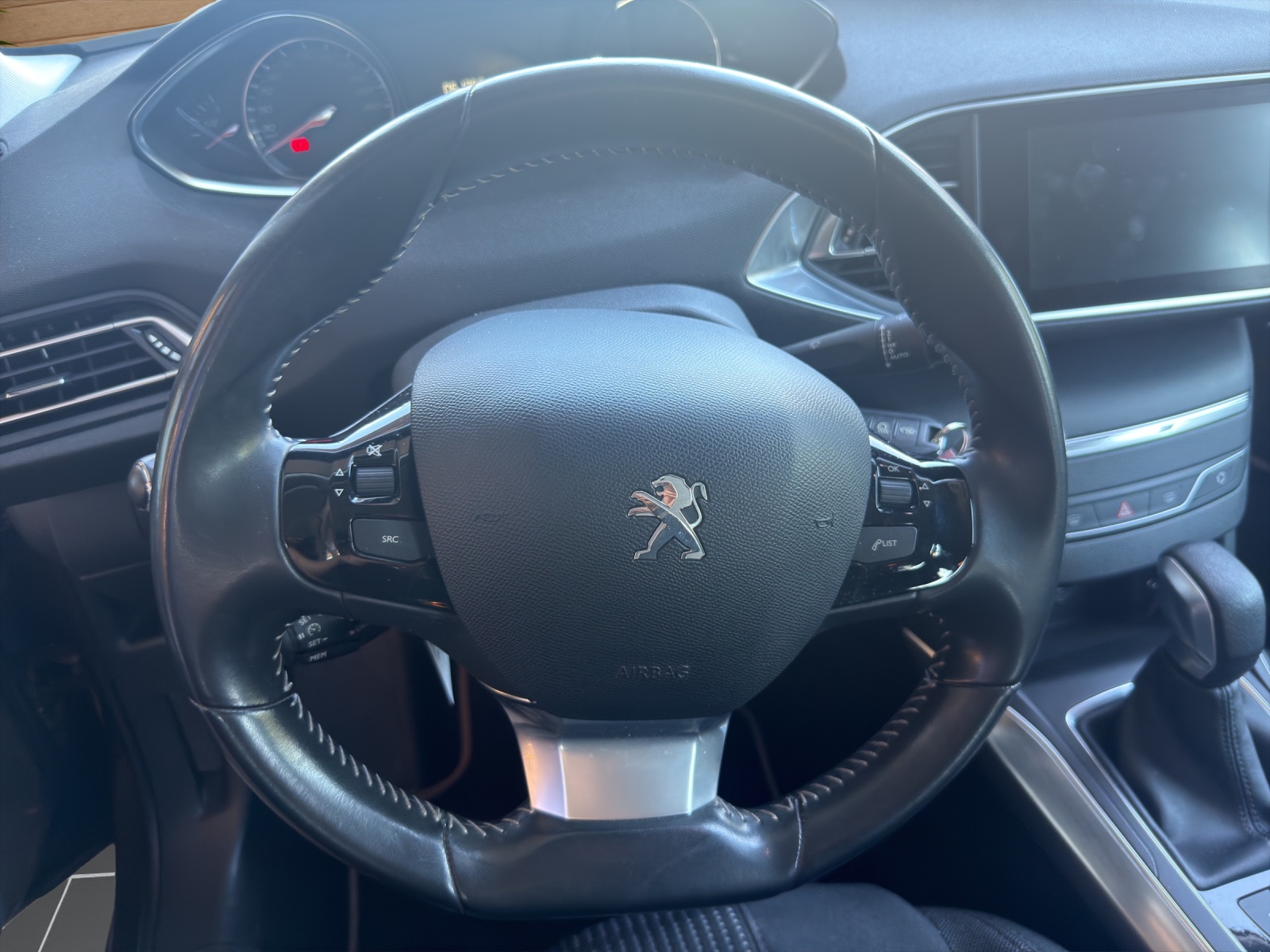 PEUGEOT 308 1.2 THP Active-image-11