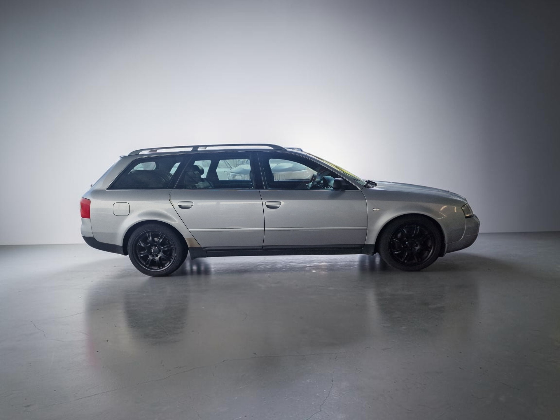 AUDI A6 Avant 2.7 T quattro Advance gepflegt AHK MFK Neu 12Mt Gara-image-0