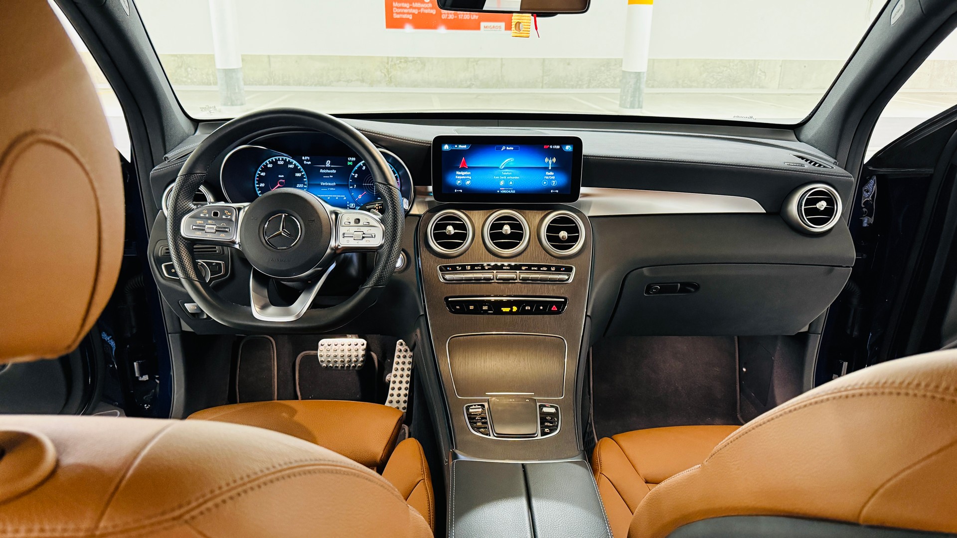 MERCEDES-BENZ AMG Line 4Matic 9G-Tronic-image-4